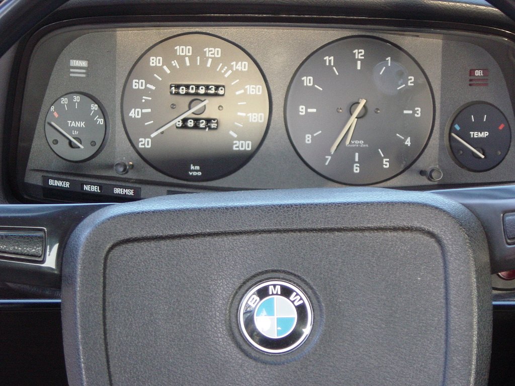 <<